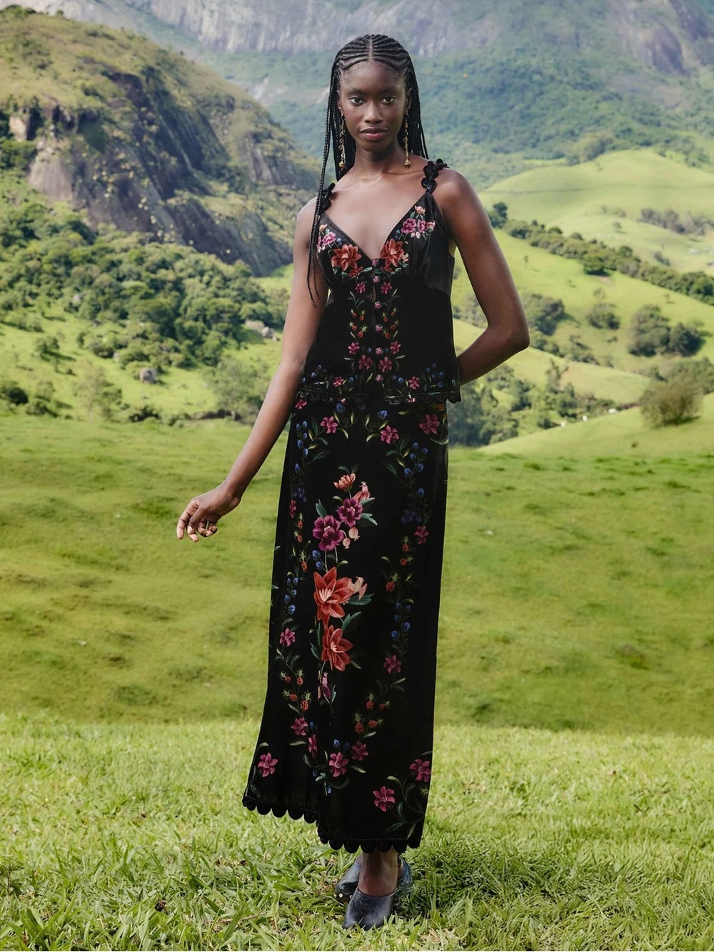 FARM RIO Black Belle Garden Scallop Hem Midi Skirt